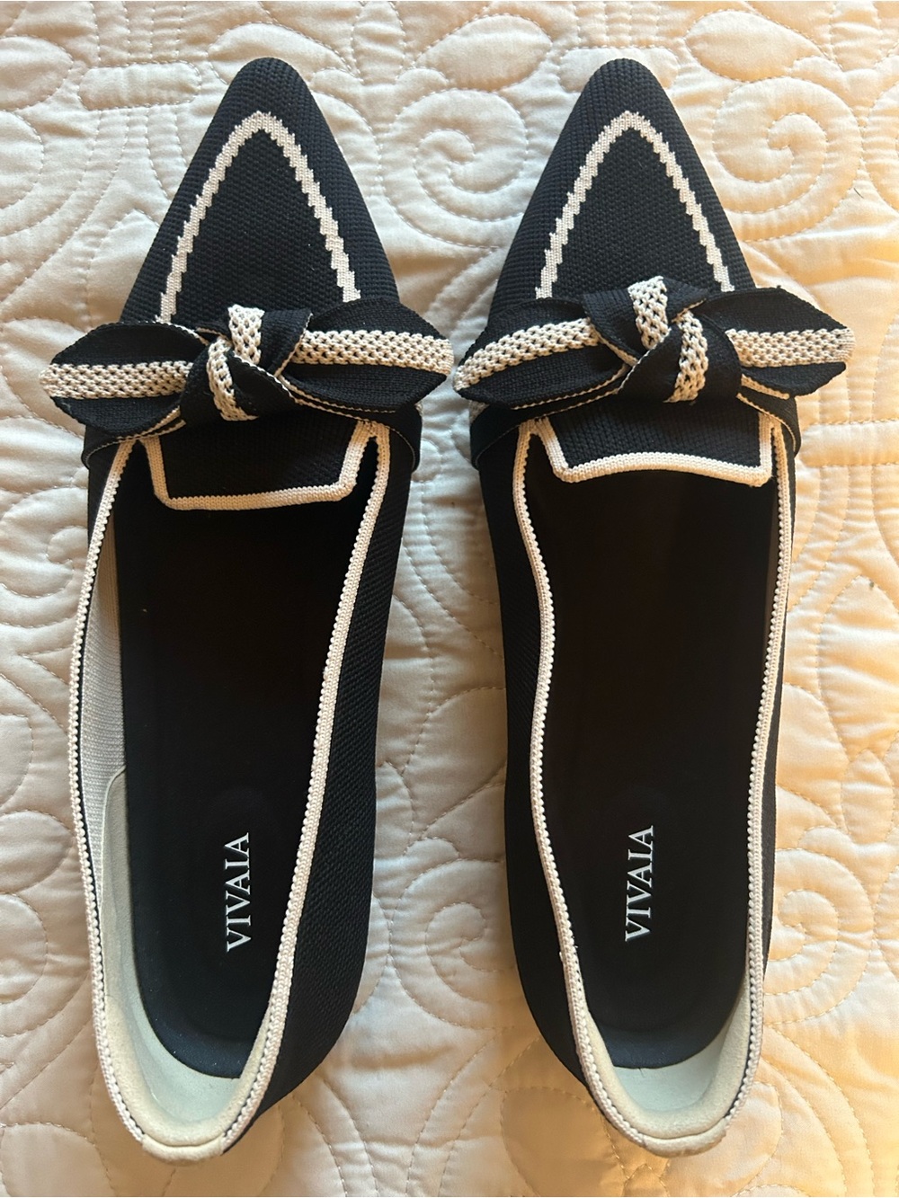 VIVAIA Black & White Pointed Bow Knit Loafers